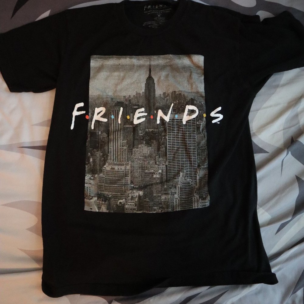 Friends Tshirt Size Small 18" 25"